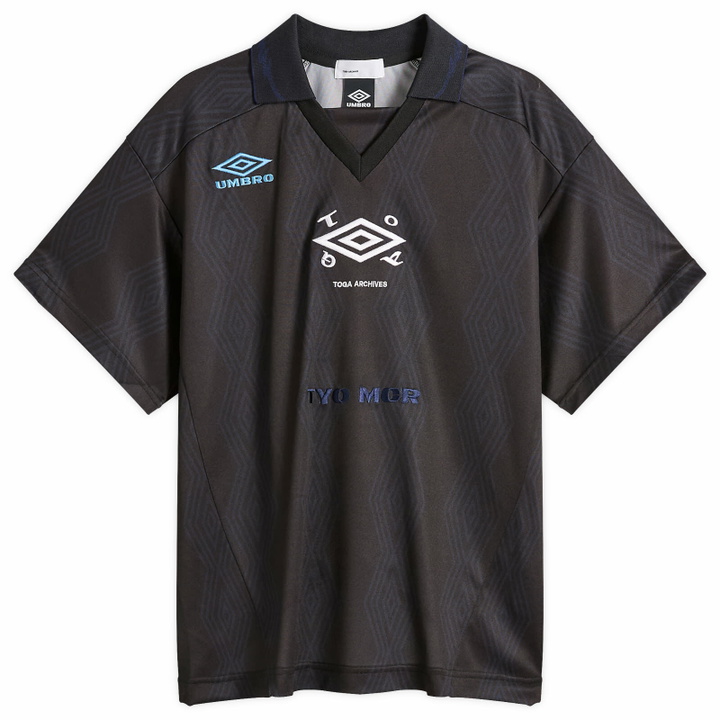 Photo: TOGA ARCHIVES Women's TOGA x Umbro Game Shirt in Black
