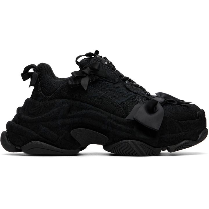 Photo: Balenciaga Black Triple S Sneakers