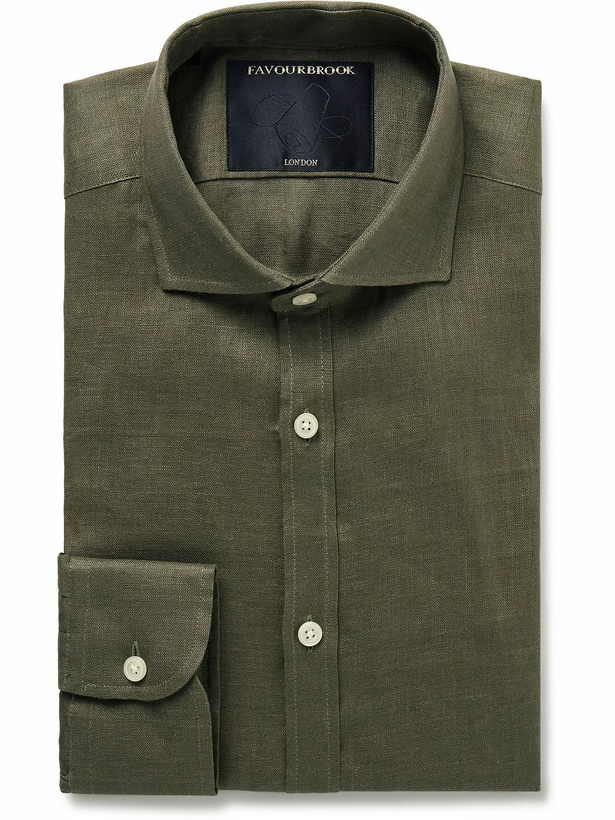 Photo: Favourbrook - Bridford Cutaway-Collar Linen Shirt - Green