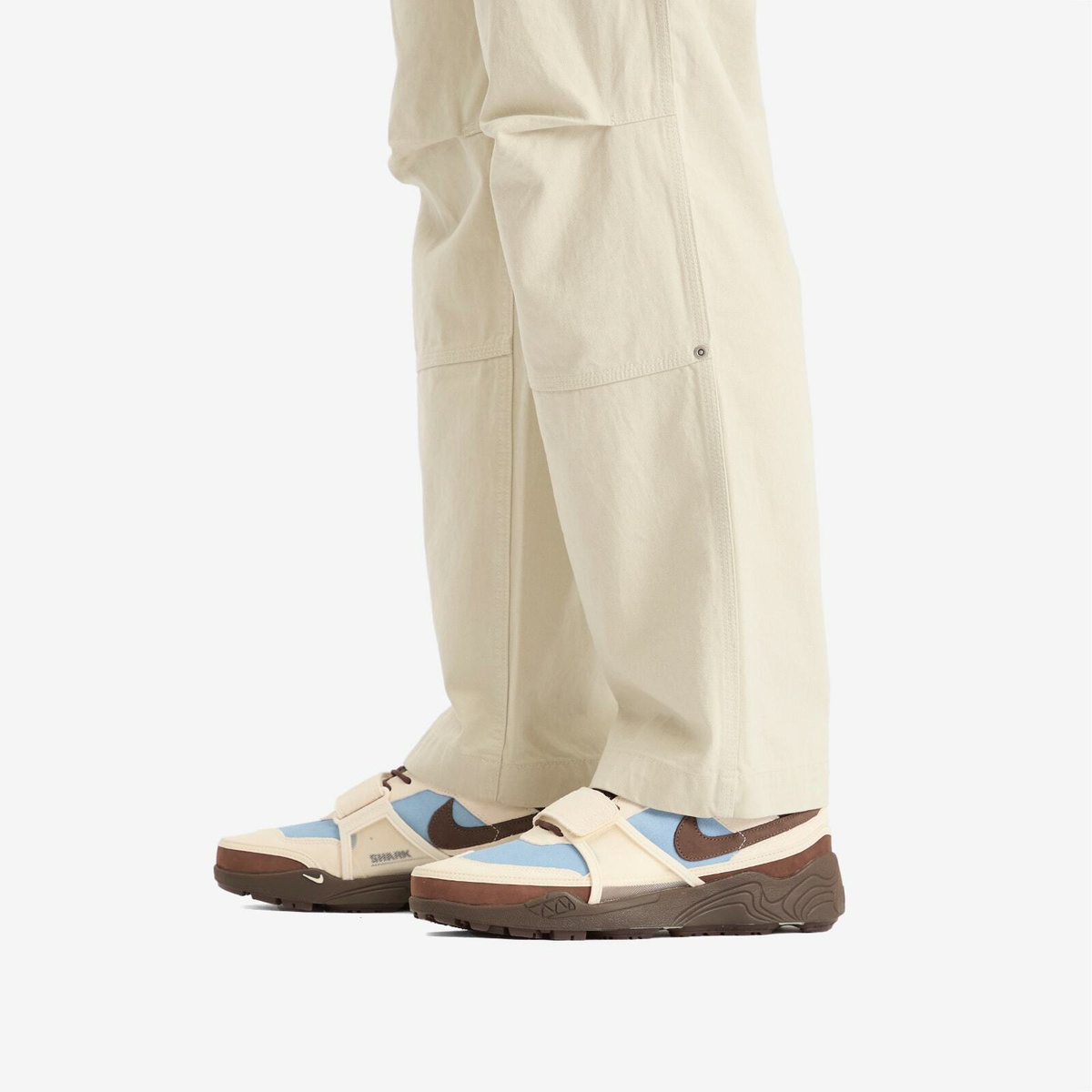 Nike x Travis Scott Zoom Field Jaxx Sneaker in Blue/Brown/Ivory