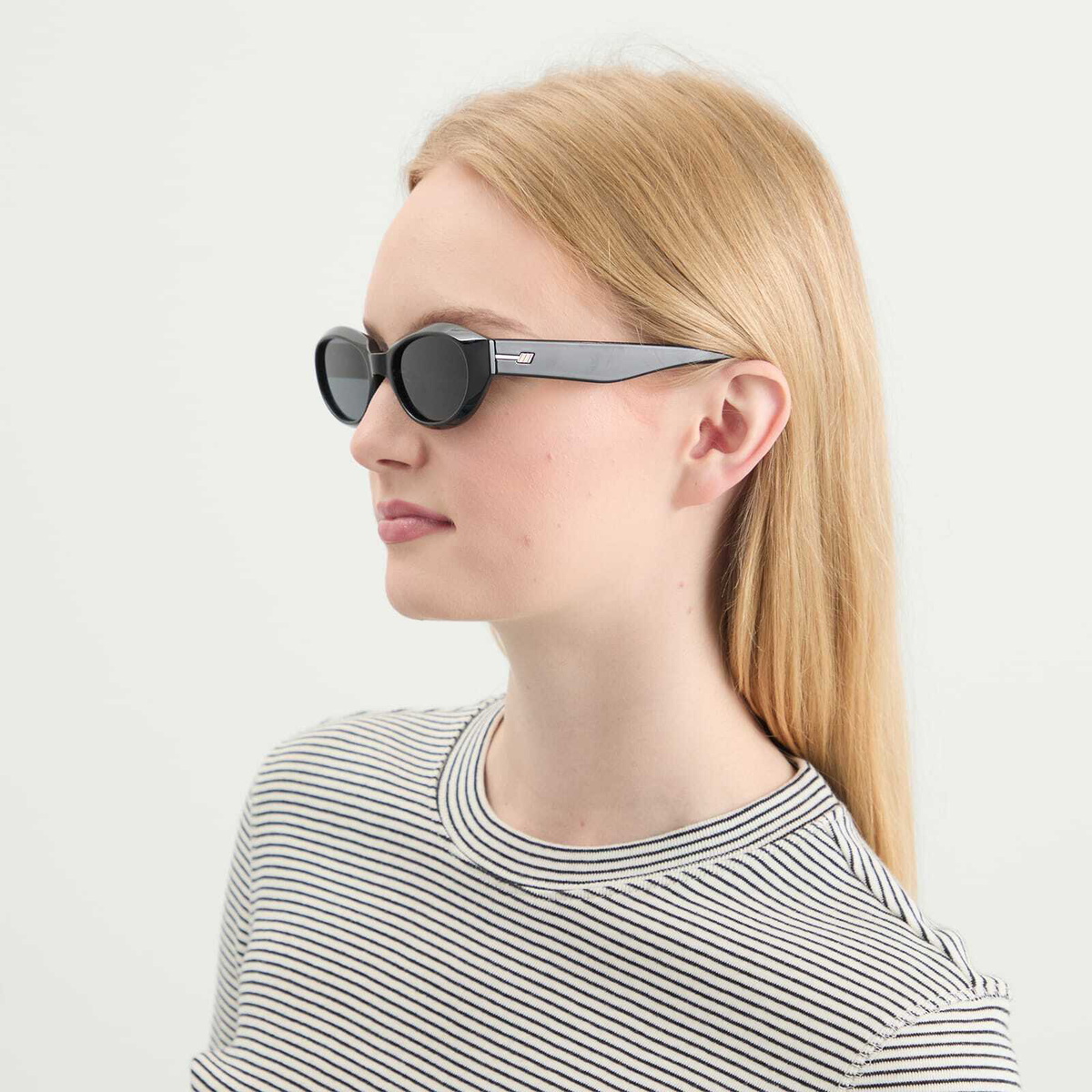 Le Specs Le Bijou Sunglasses in Black/Smoke Mono 