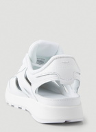 Décortiqué Tabi Classic Sneakers in White