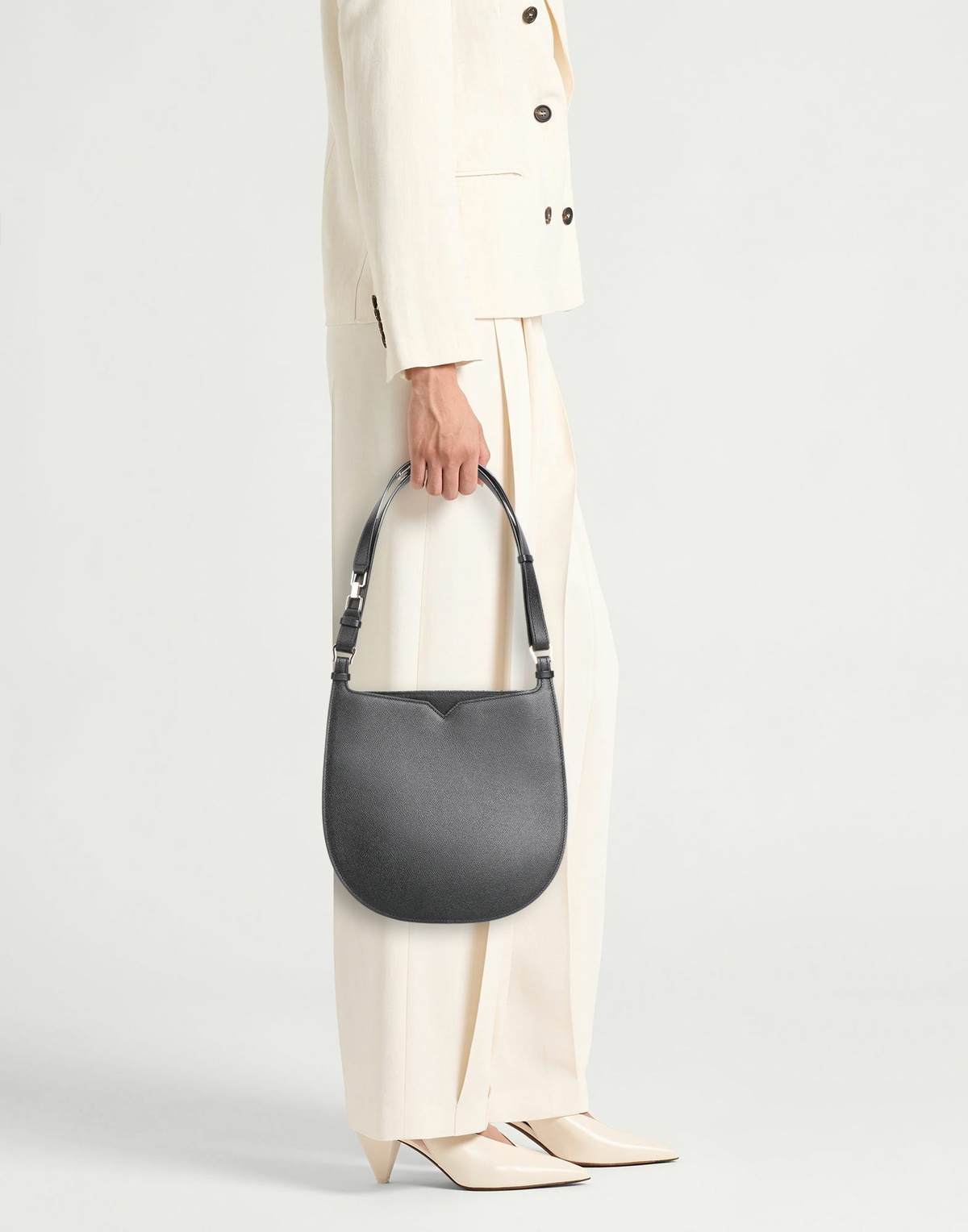 Valextra Womens Shoulder bag in Black