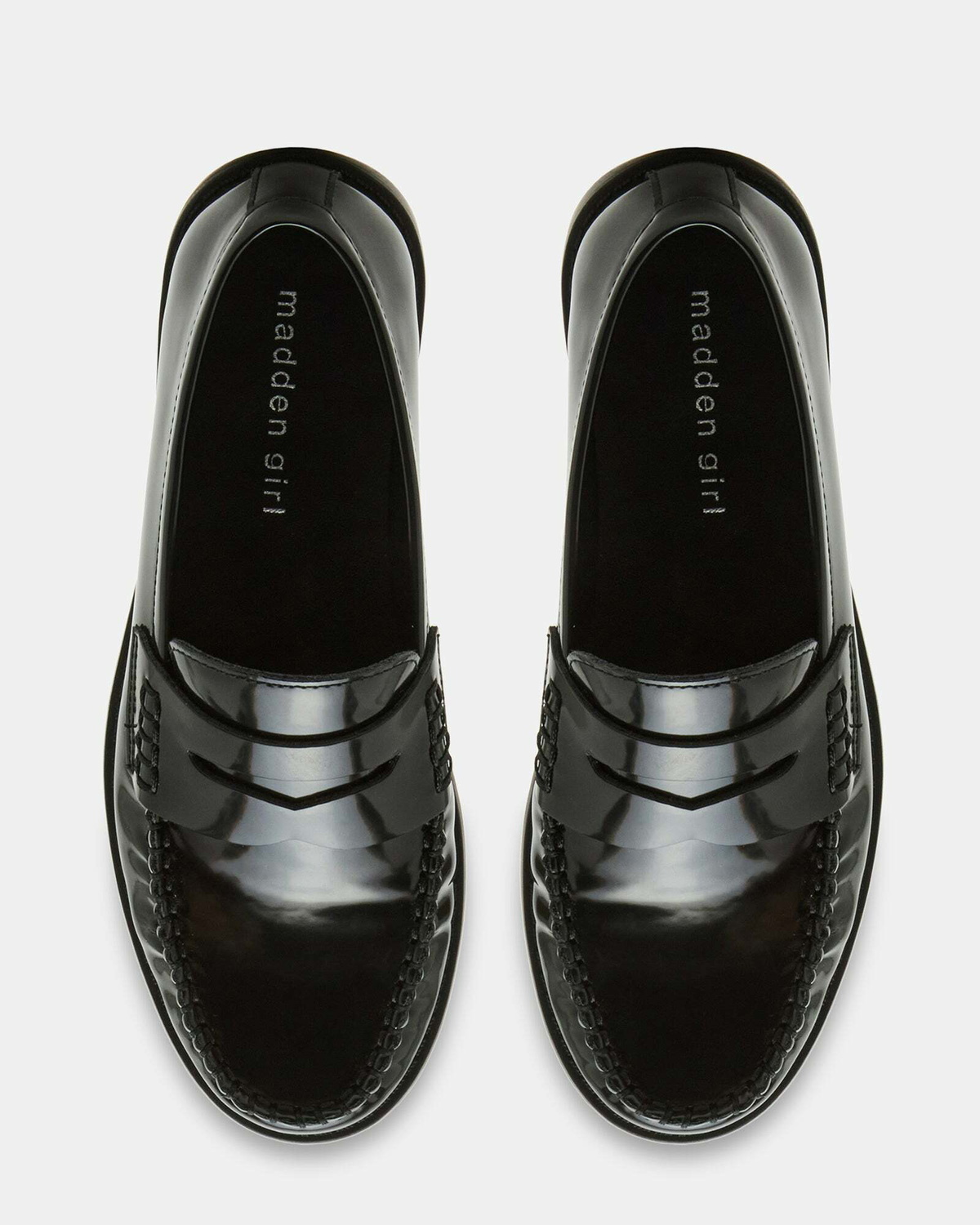 Steve Madden Prep Flats in Black