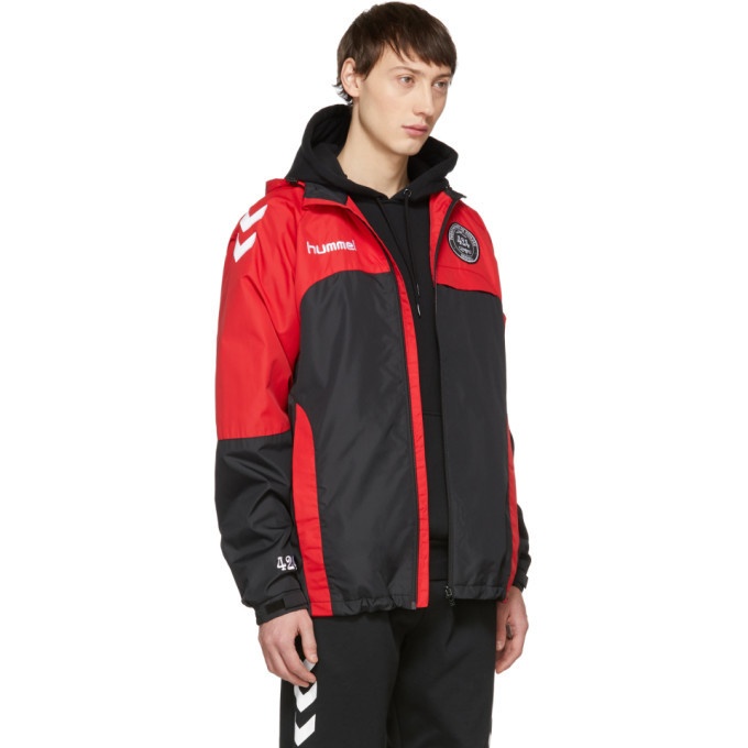 Forsendelse Turist Usikker 424 Black and Red Hummel Edition Daddy Micro Zip Jacket 424