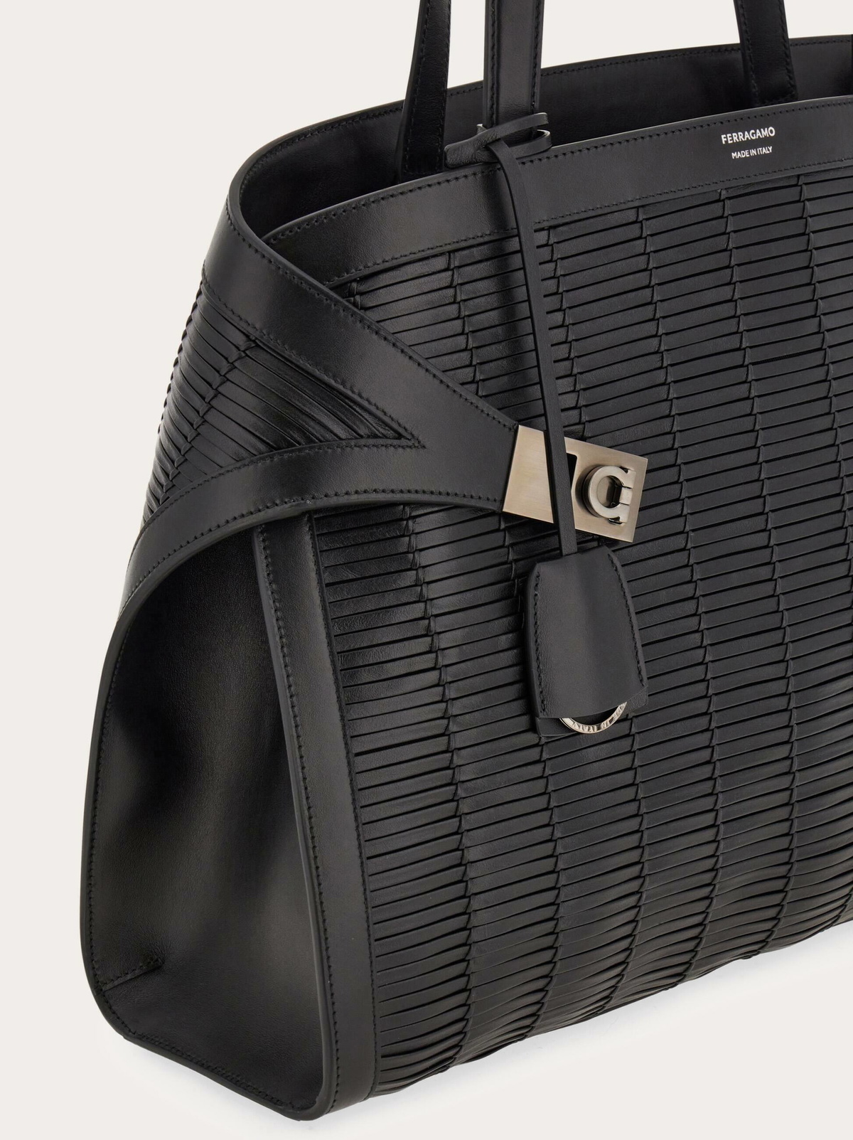 Ferragamo Mens Hug shoulder bag in Black