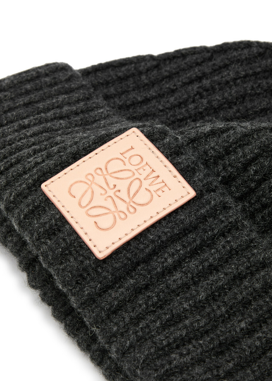 Loewe Logo Ribbed Cashmere Beanie - Black - One Size