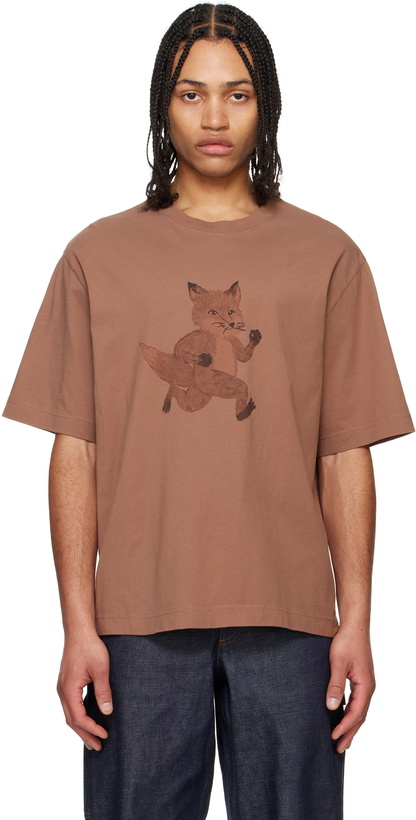 Photo: Maison Kitsuné Brown Speedy Fox Print Oversize T-shirt