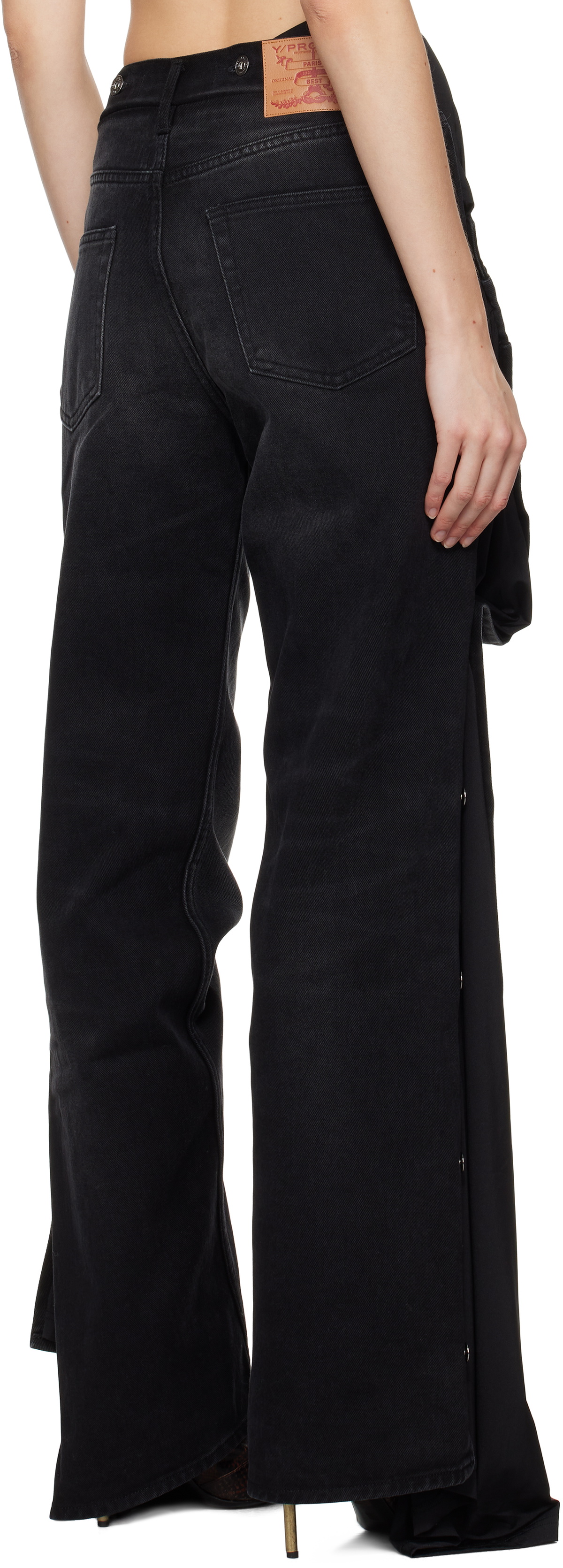 【関税込み】Y/Project ブラック Collapsed ウエスト ジーンズ Black Collapsed Waist Jeans by Y/Project on Sale