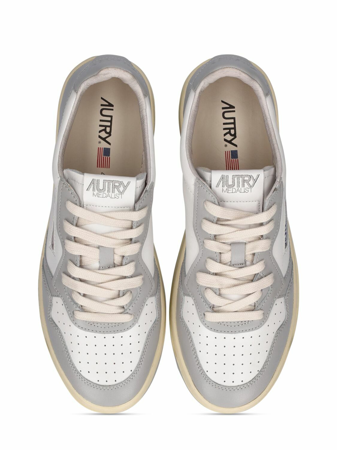 【送料&関税込】Autry Medalist Low Bicolor Sneakers Autry Medalist Low Bicolor Sneakers In White And Red Leather
