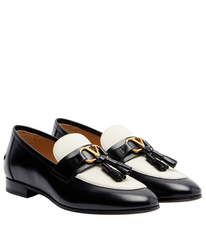 Photo: Valentino Garavani Vaniteux VLogo leather loafers