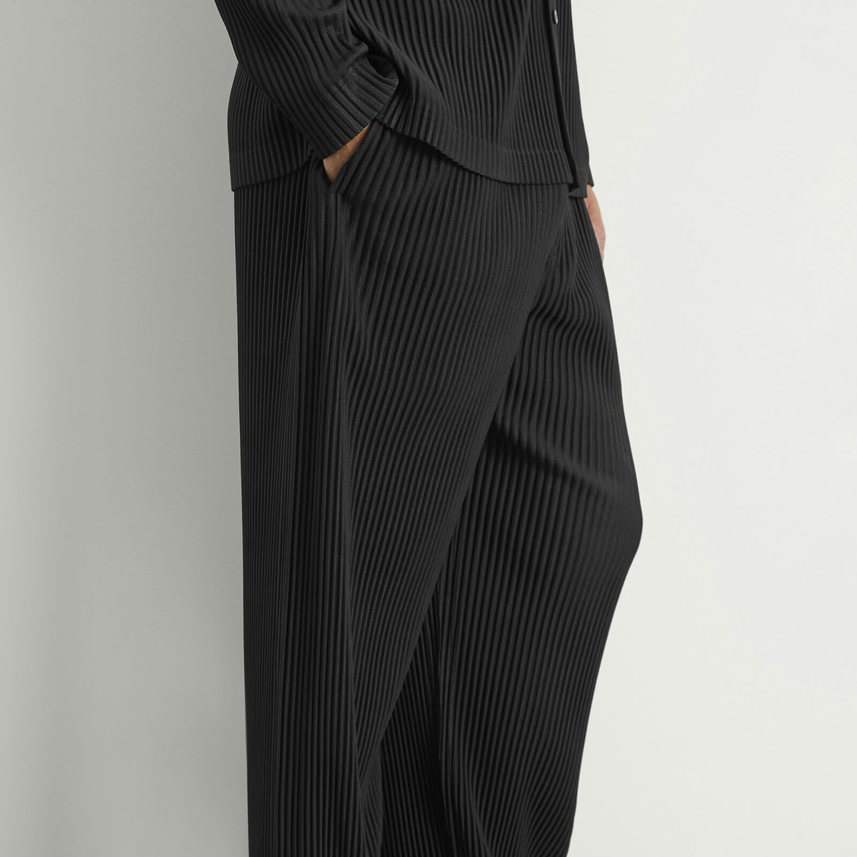 Homme Plisse Men's Wide Leg Trousers in 15-Black Homme Plisse