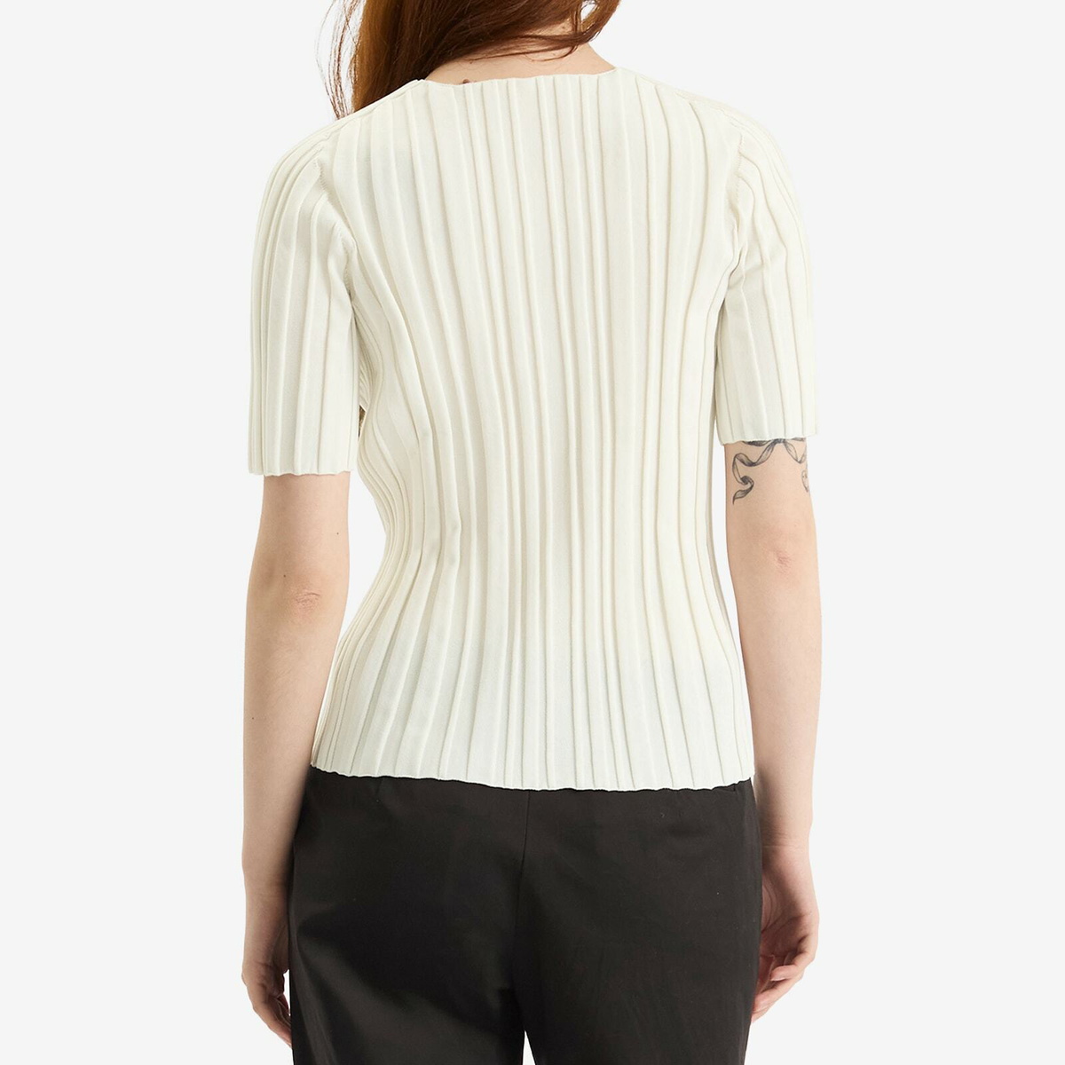 美品PLEATS PLEASE ISSE MIYAKE 白リブ編み半袖シャツ 2025年最新】PLEATS PLEASE カラー：ホワイト系 半袖(Tシャツ)の