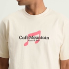 Café Mountain Men's Note T-Shirt in Vintage Ivory And Lupin