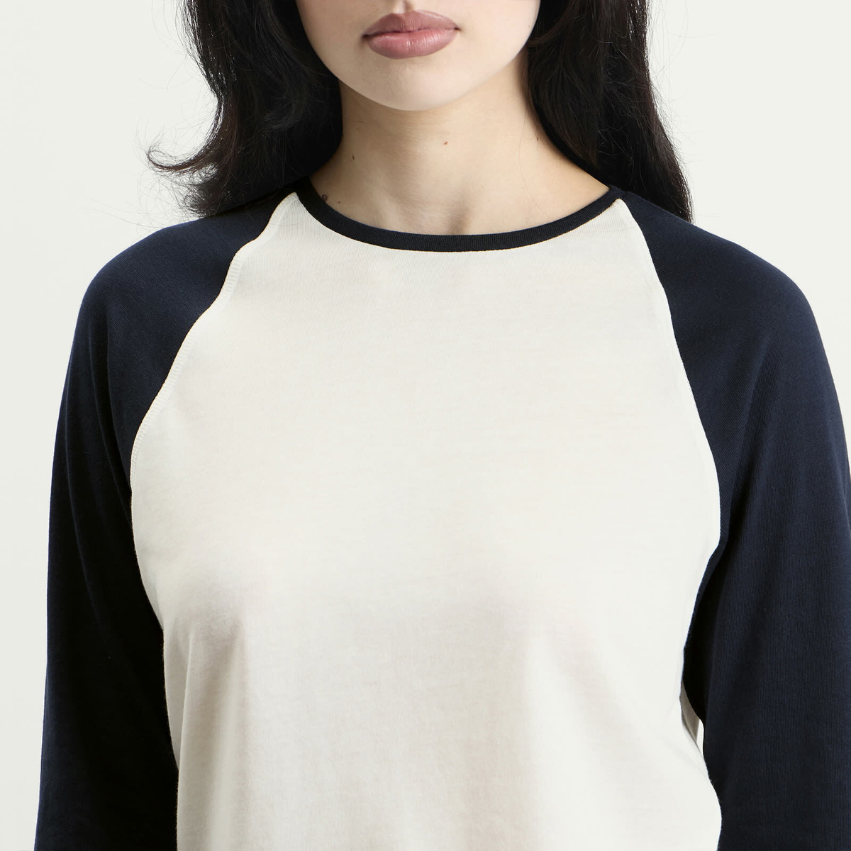 Good American Women's Raglan T-Shirt in Chalk