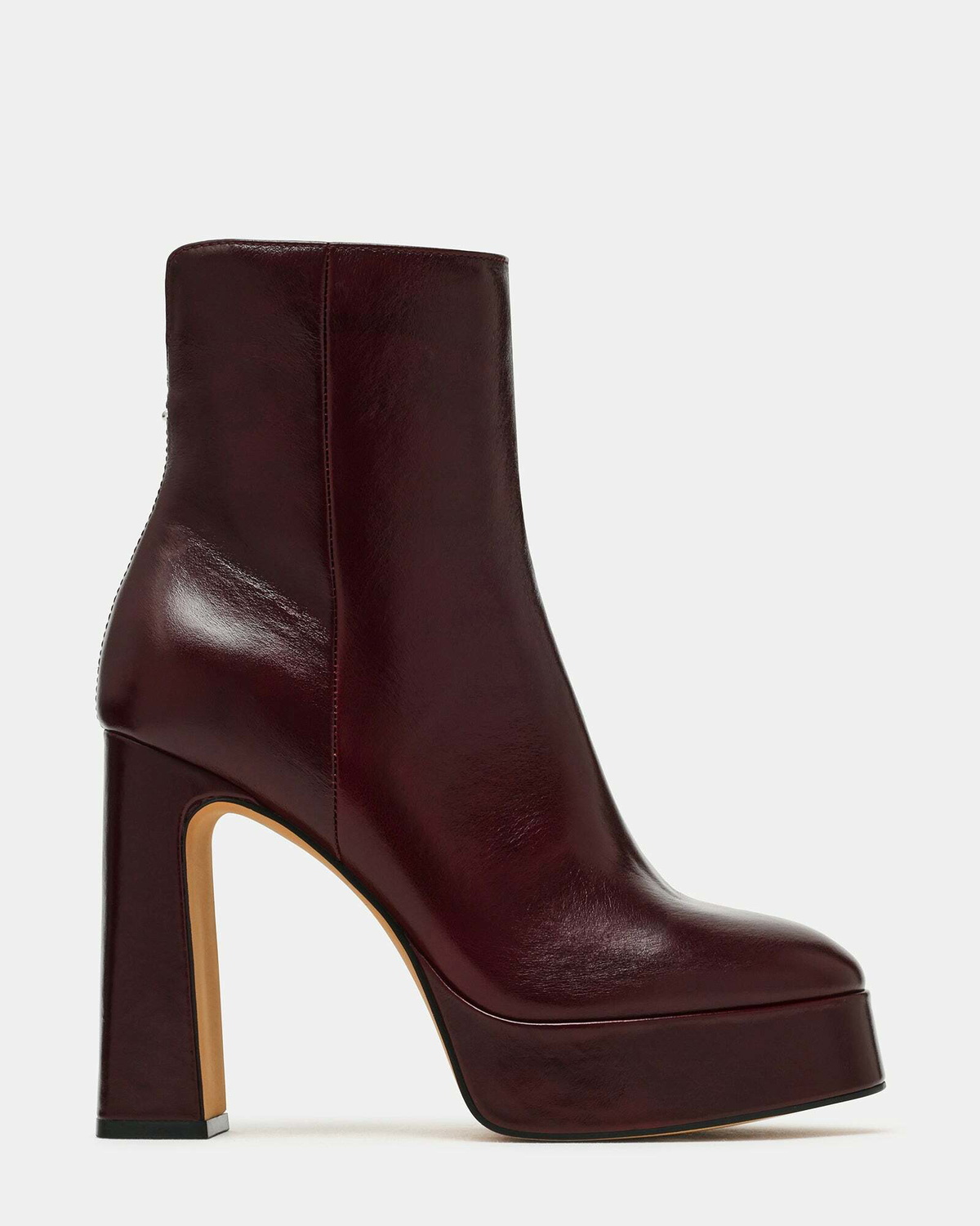 Steve Madden Lochlan Booties in Burgundy
