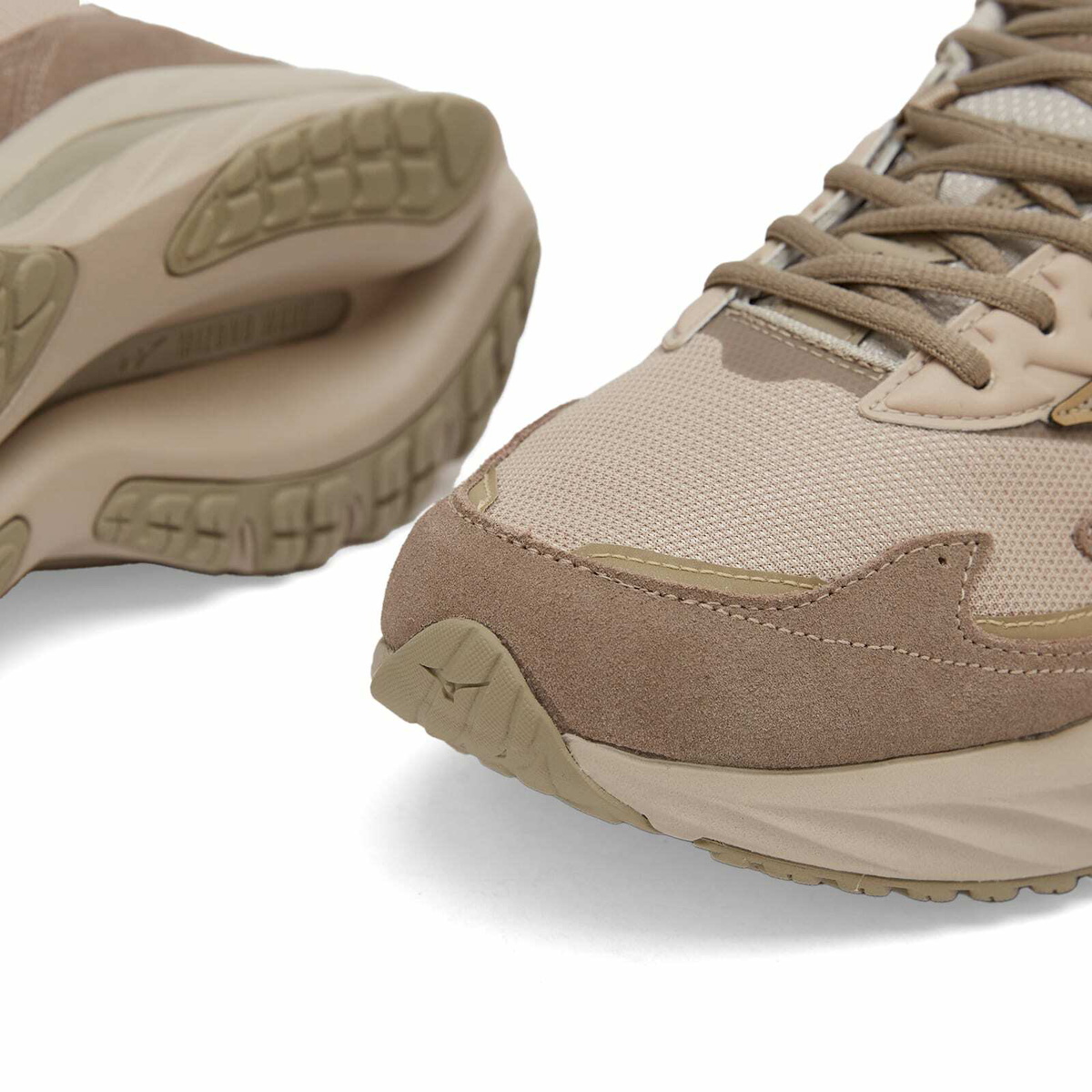 Mizuno Wave Rider Β GTX in Silver Cloud/Vin Khaki/Ge Gold