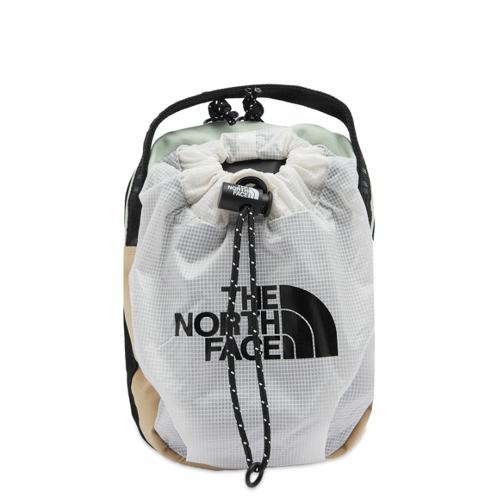 Photo: The North Face Women's Bozer Cross Body Bag in Gardenia White/Khaki