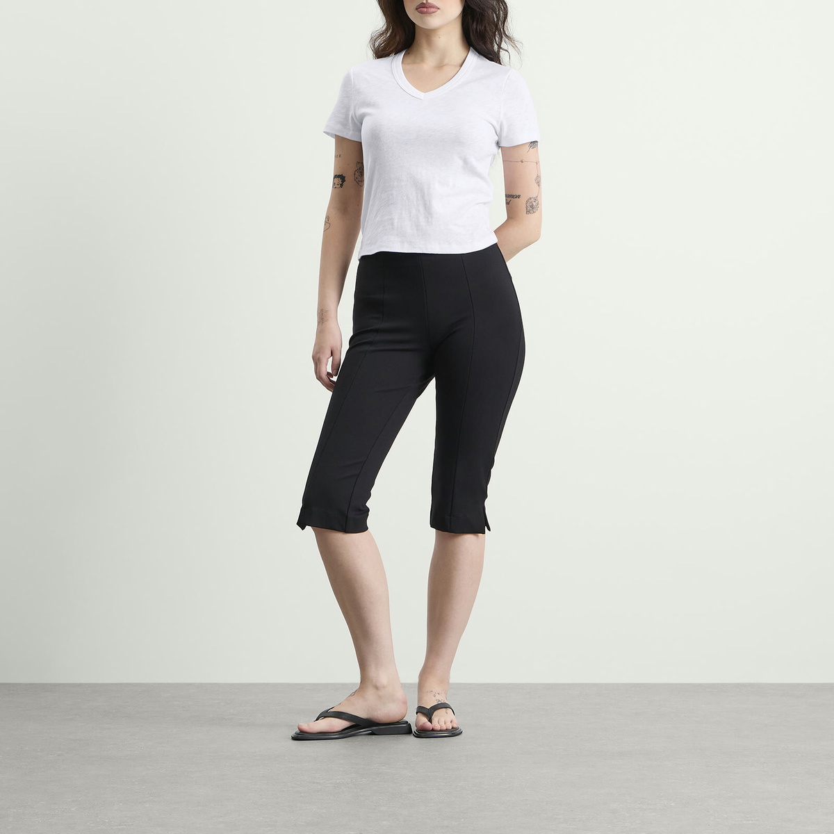 SKIMS Women's Worn In Jersey Baby V Neck T-Shirt in Snow