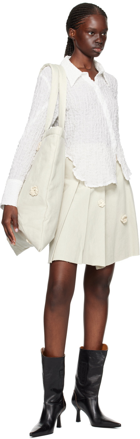 Song for the Mute Taupe Daisy Tote