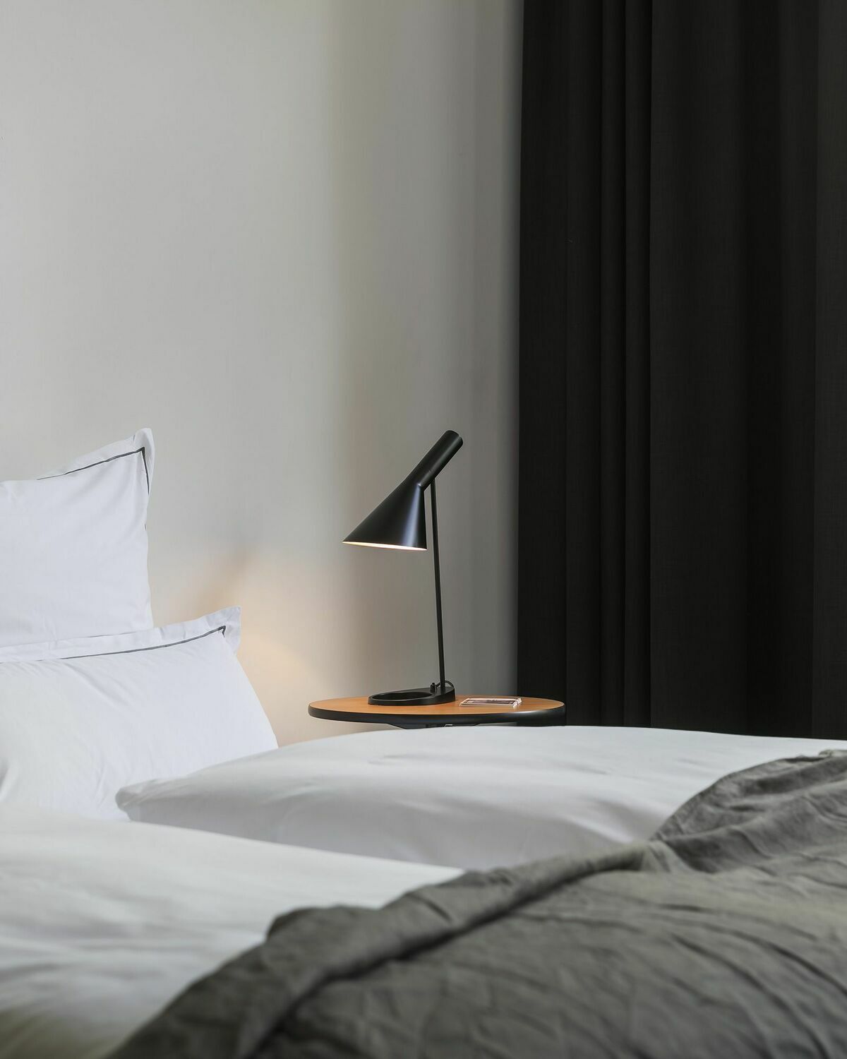 Louis Poulsen AJ MINI TABLE 20W E14 - EU PLUG Black Mens Lighting