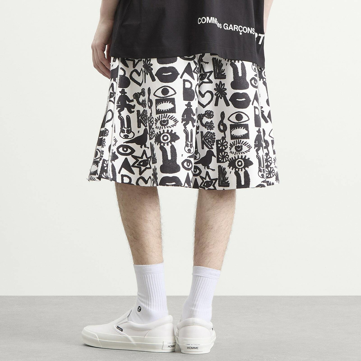 Comme des Garçons Black Men's Cotton Pagowski Shorts in White/Black