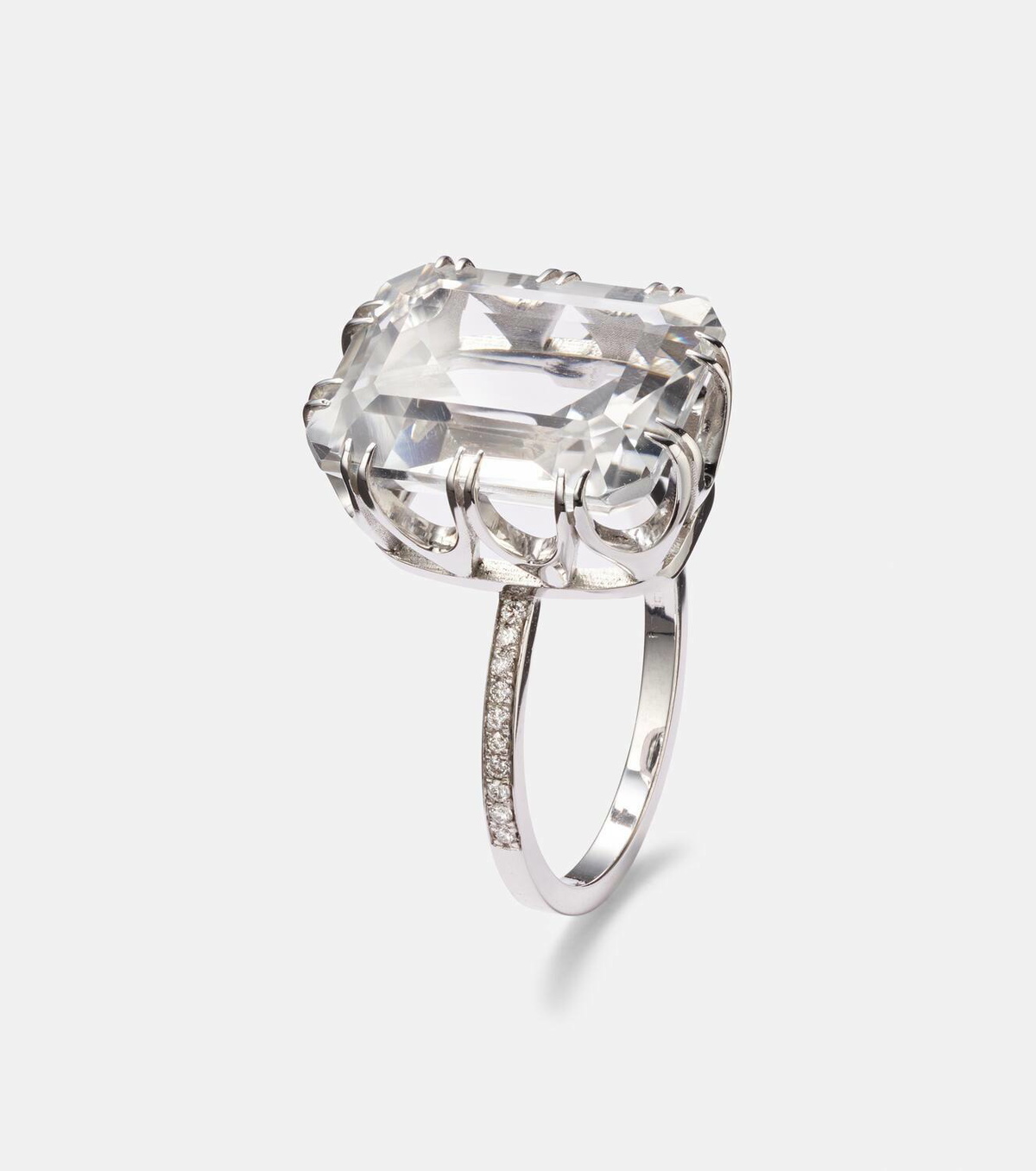 Ileana Makri Oblong 18kt white gold ring with topaz and diamonds