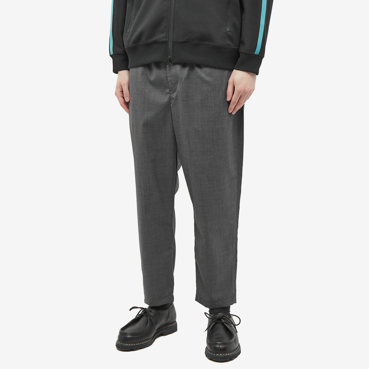 SOPHNET. Men's Cropped Tapered Easy Pant in Black SOPHNET.