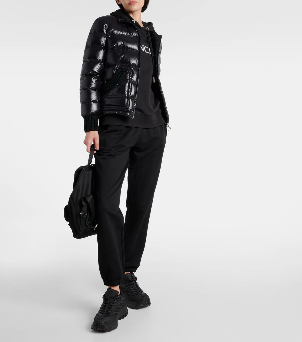 【MONCLER】ARCELOT DOWN JACKET Moncler: Black Arcelot Short Down Jacket | SSENSE