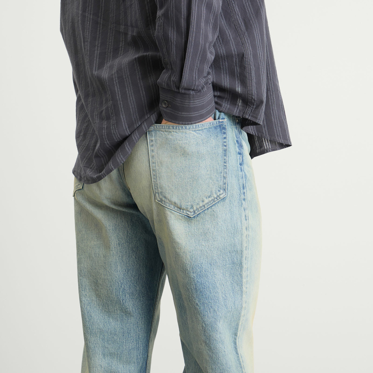 Auralee Men's Selvedge Faded Straight Jeans in Faded Indigo