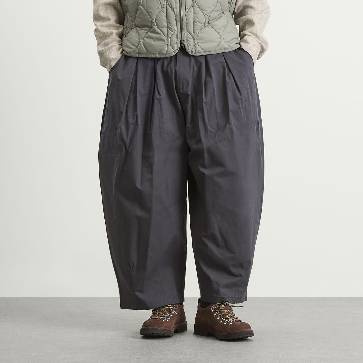 Anglan Men's Essential Easy Balloon Trousers in Navy 