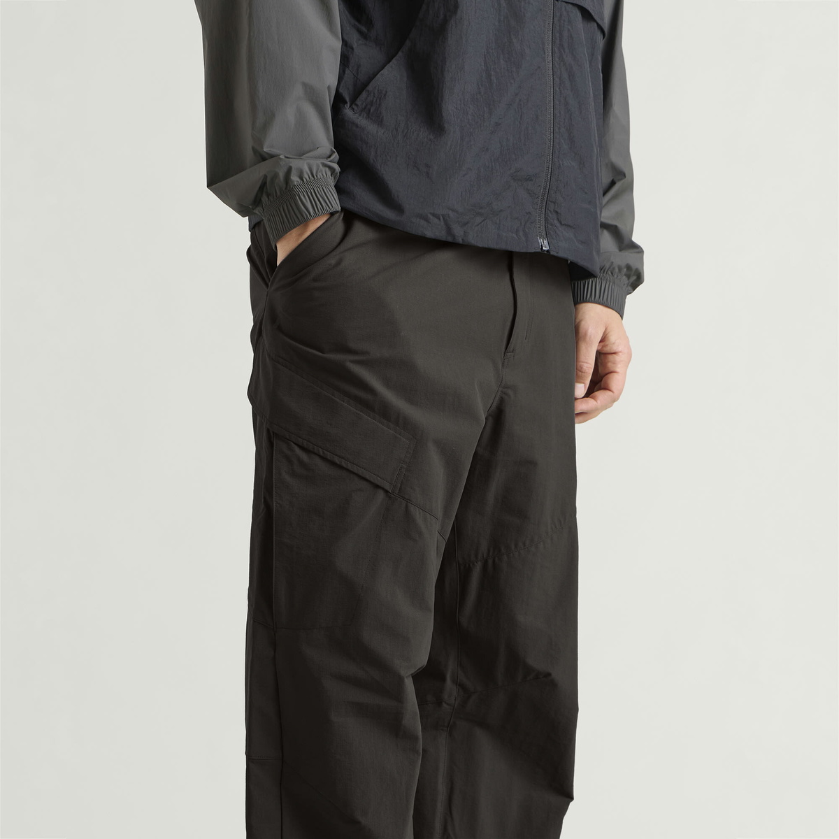 ON Men's Trek Pants in Espresso
