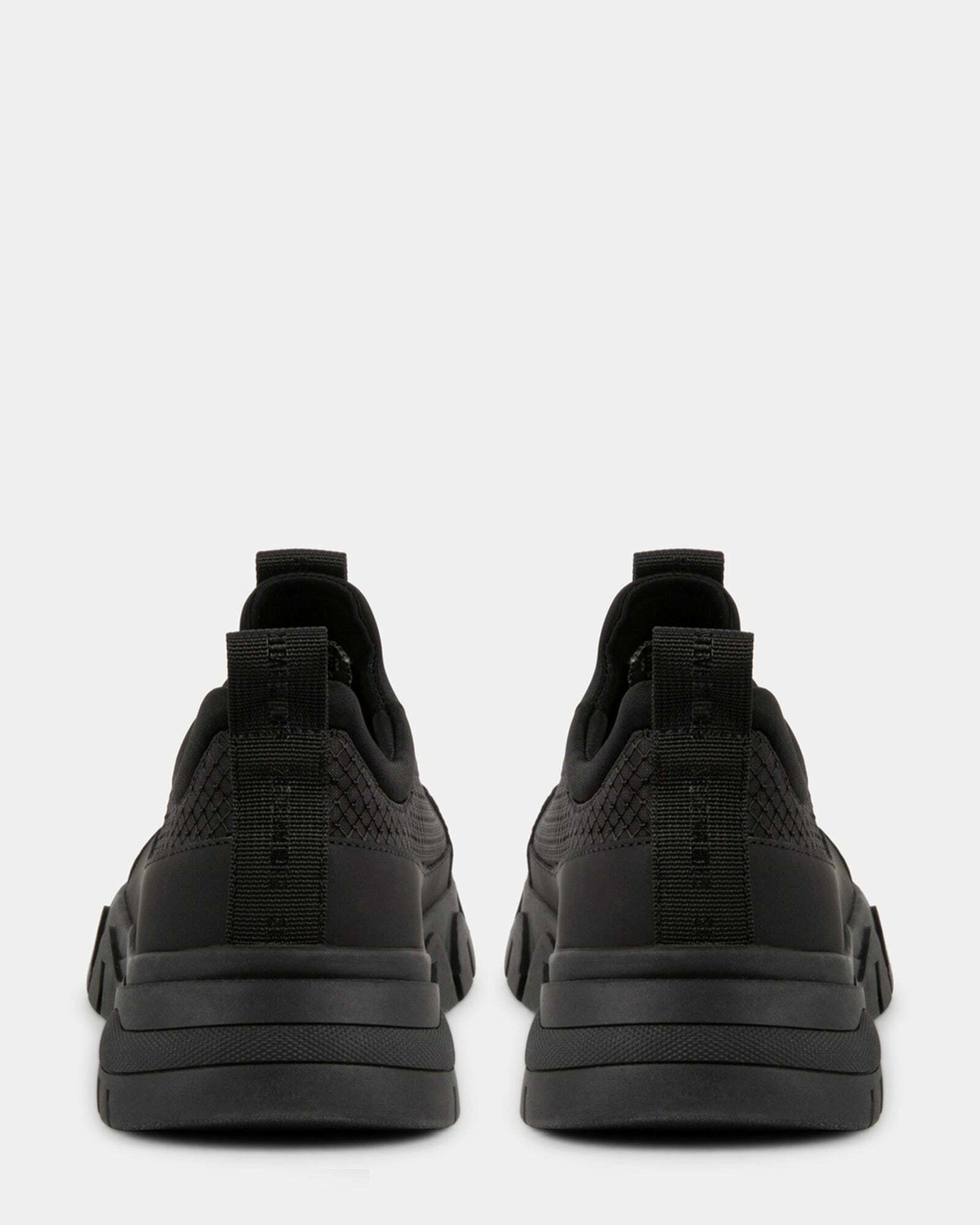 Steve Madden Kraave Casual Shoes in Black Fabric