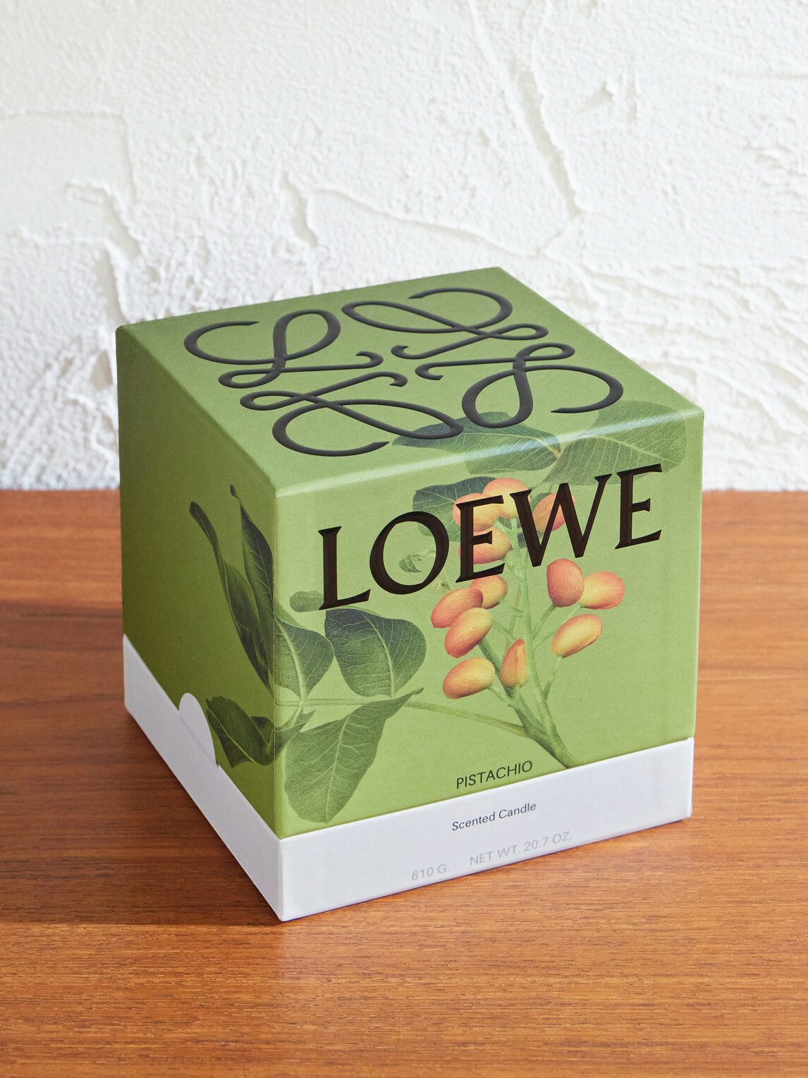 LOEWE Perfumes - Pistachio Medium Scented Candle - Green