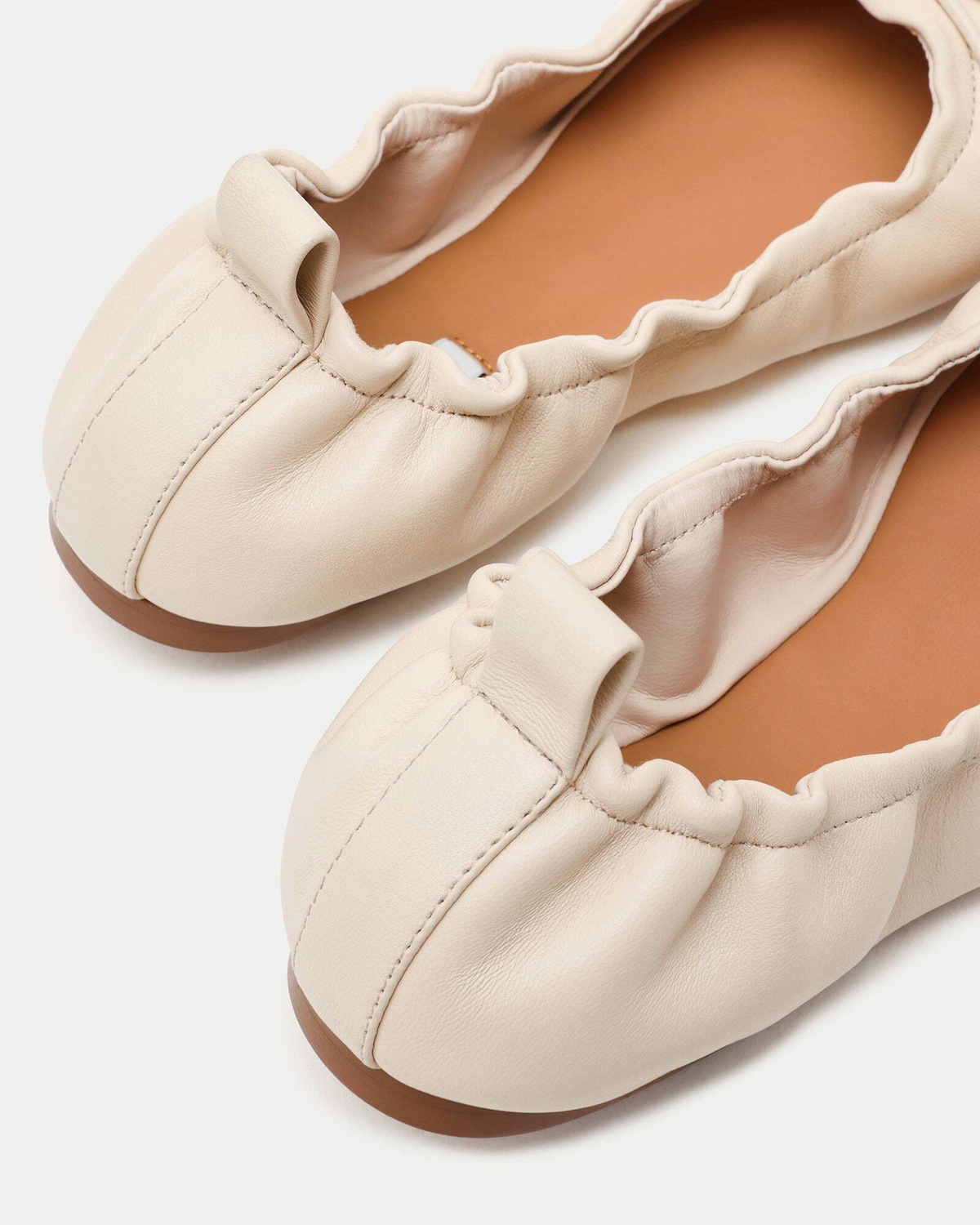 Steve Madden Lanti Flats in Natural