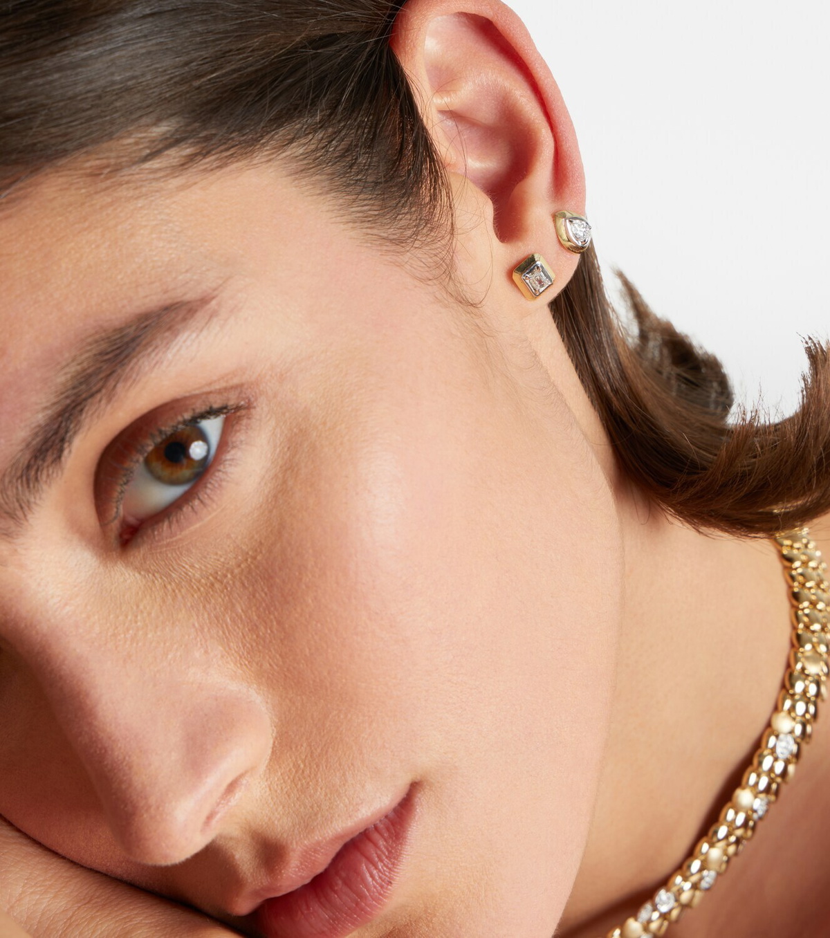 Rainbow K 9kt gold single earring with diamond