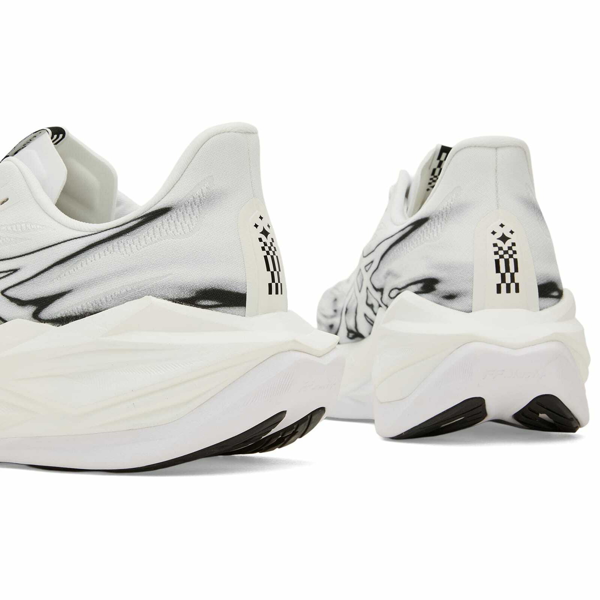 Asics Running Asics Superblast 3 Sneaker in White/Black