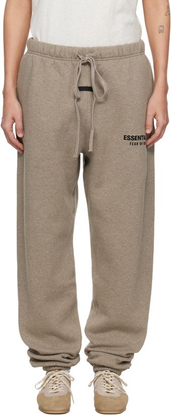Photo: Fear of God ESSENTIALS Beige Classic Sweatpants