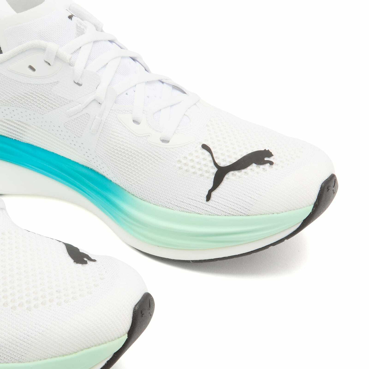 Puma Deviate NITRO 3 Sneaker in White/Mint Melt