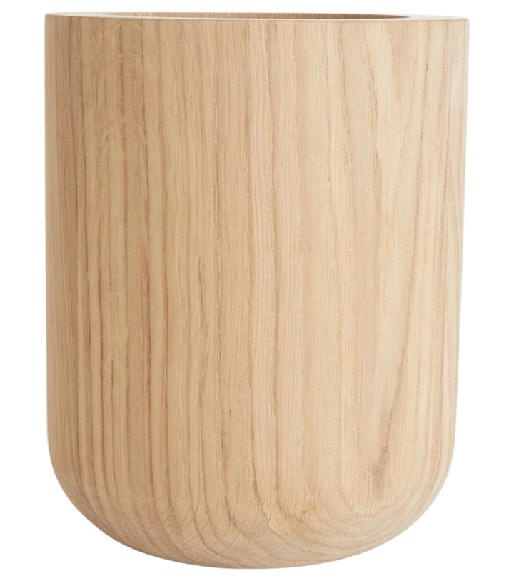 Photo: Michaël Verheyden Busk oak vase
