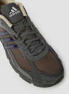 adidas - Response CL Sneakers in Brown