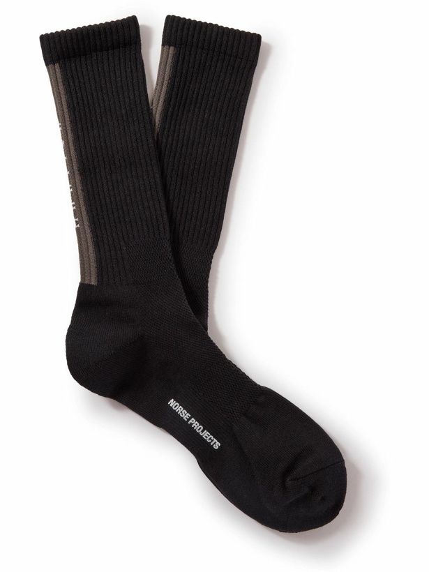 Photo: Norse Projects Arktisk - Logo-Jacquard Ribbed Organic Cotton-Blend Socks