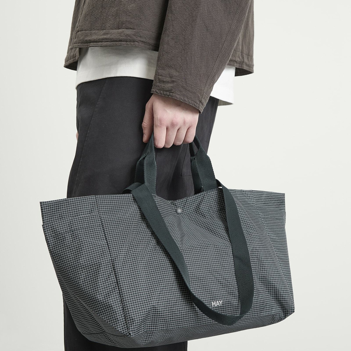 HAY Grid Weekend Bag - Small in Dark Blue 