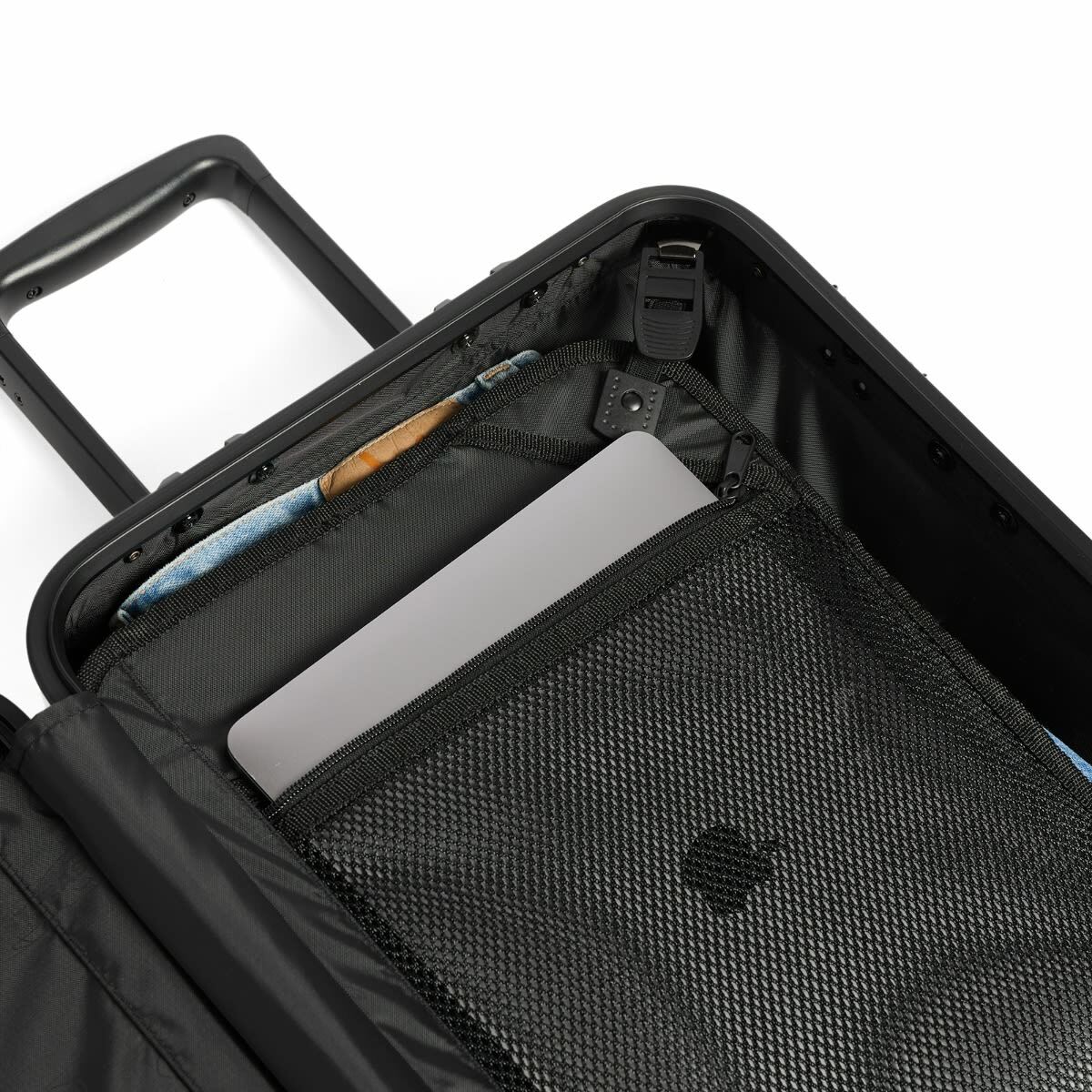 Eastpak Resist'r Luggage Case - Small in Sand 