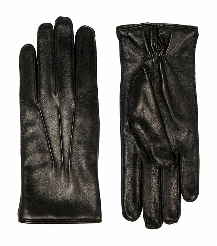 Photo: Loro Piana - Harris leather gloves