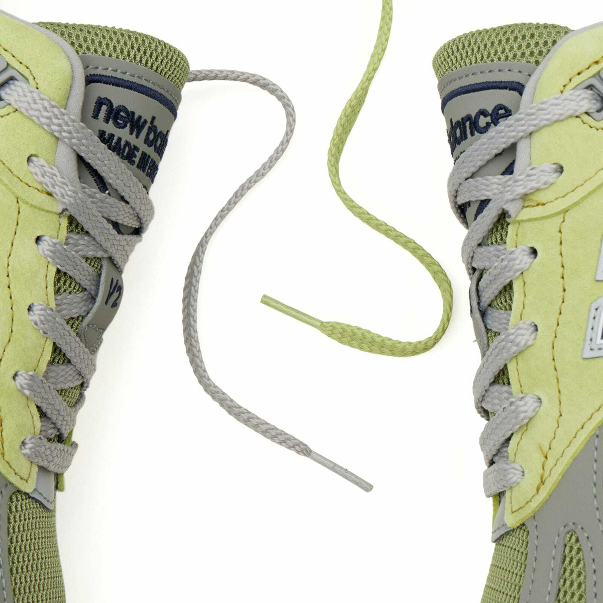 New Balance 991v2 Sneaker in Green Banana/Moss