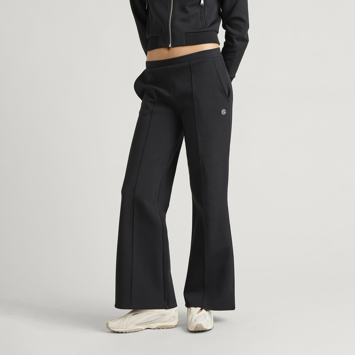 END. Women's Compact Trackpant in Black
