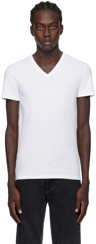 Photo: ZEGNA White V-Neck T-Shirt