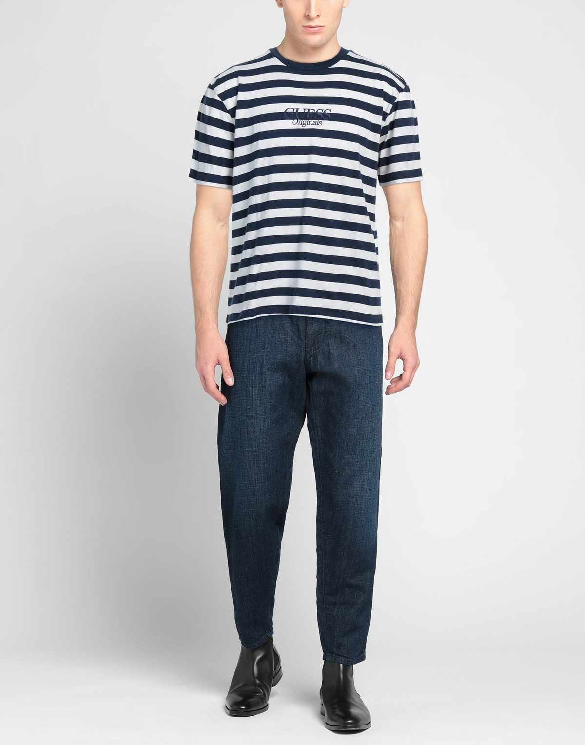 Guess Mens T-shirt in Navy