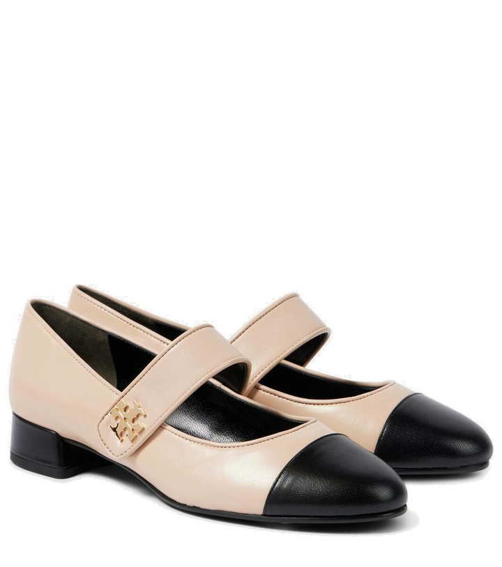 Photo: Tory Burch Logo leather Mary Jane pumps